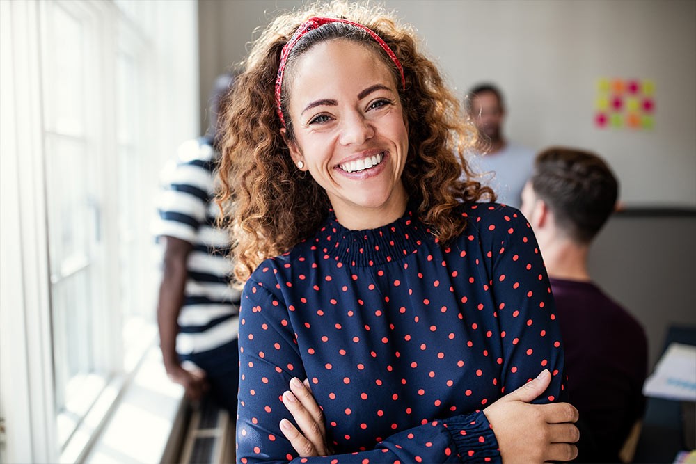A smiling woman.